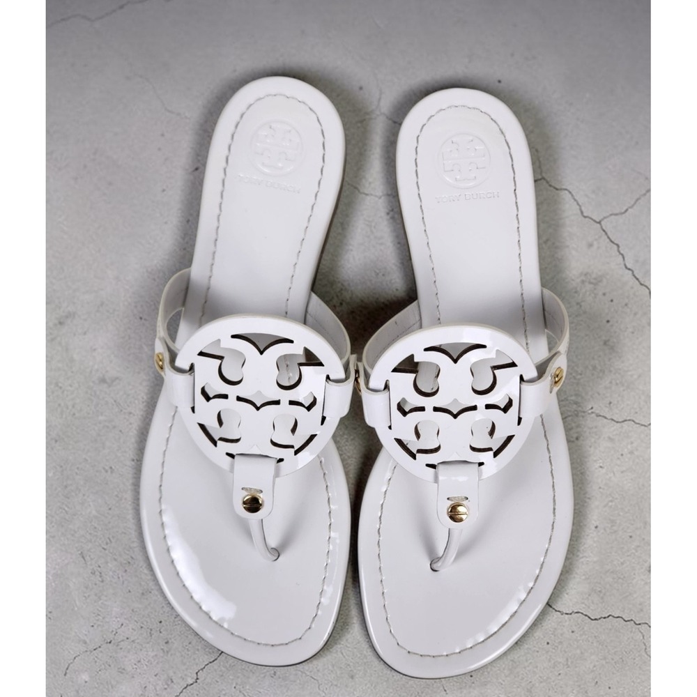 Tory Burch Miller Sandals Women's Size 8 Patent Leather Thong Sandals Brown Log - Picture 2 of 11